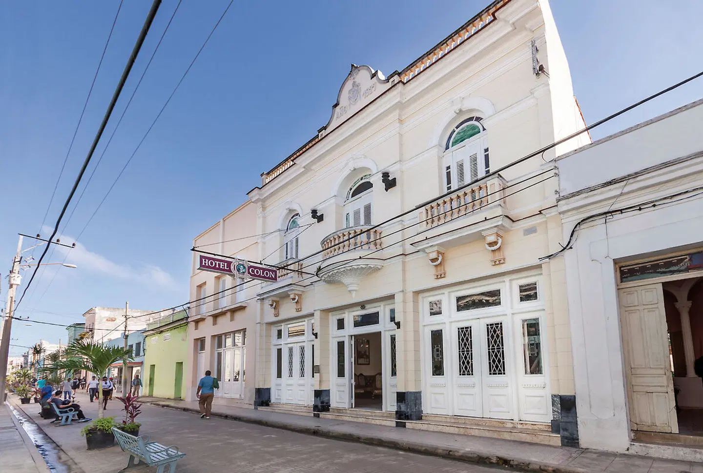 Hotel Colón EXTERIOR