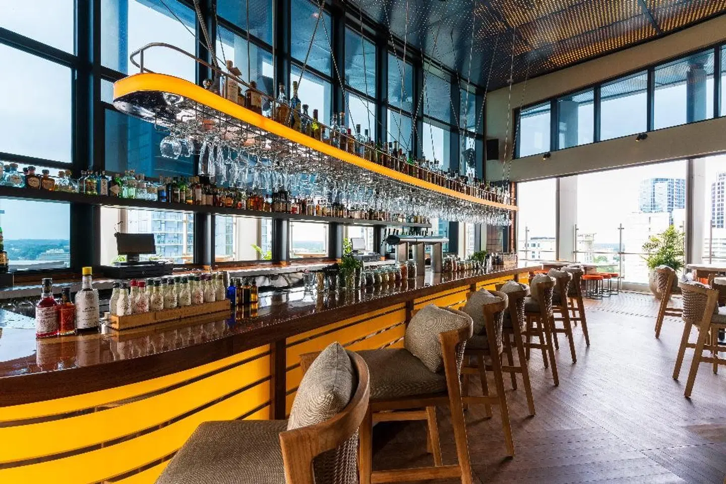 Kimpton Tryon Park Hotel by IHG Bar