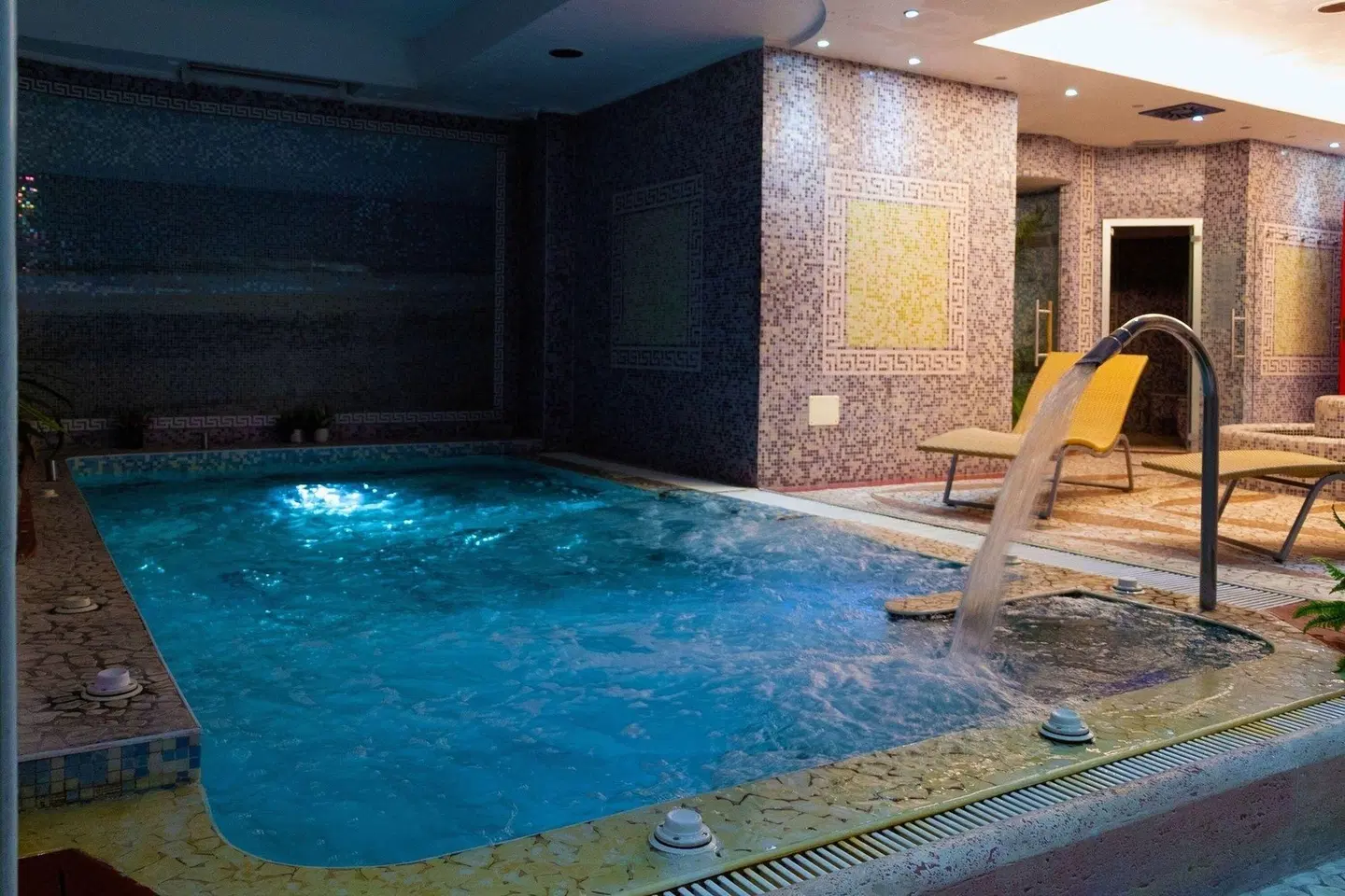 Grand Hotel Paradiso Hallenbad