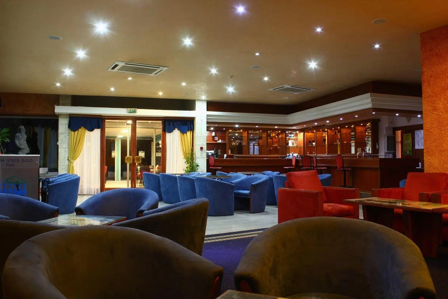 Pula LOUNGE_LOBBY