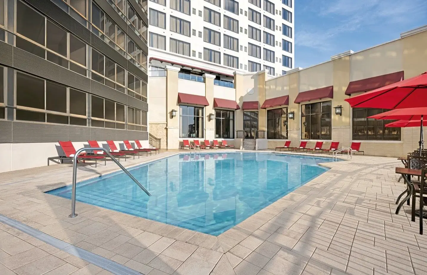 Ramada Plaza Resort & Suites International Drive OUTDOOR_POOL