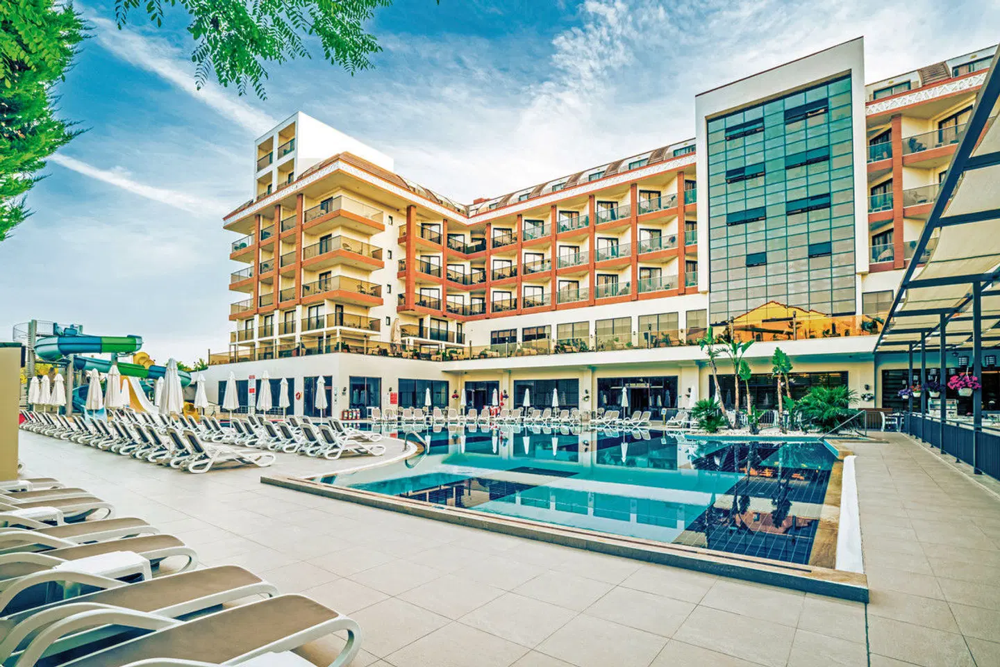Glamour Resort & Spa EXTERIOR