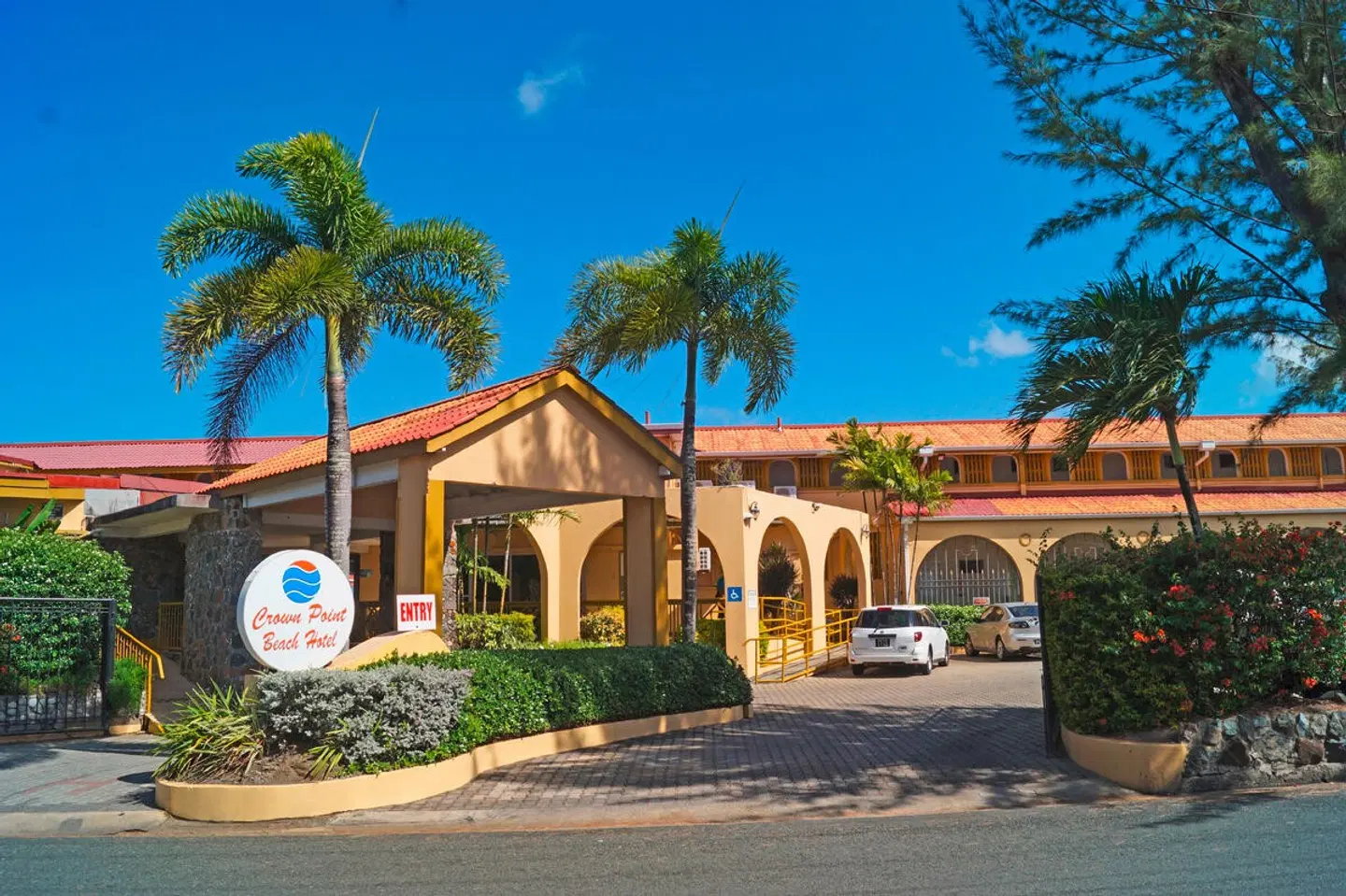 Crown Point Beach Hotel EXTERIOR