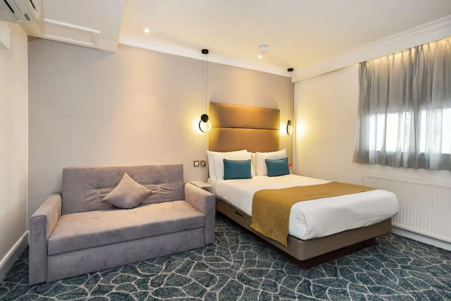 The Queen's Park Hotel ROOM_EXAMPLE
