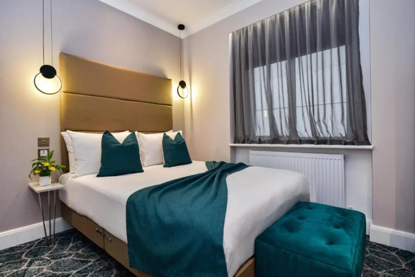 The Queen's Park Hotel ROOM_EXAMPLE