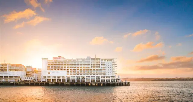 Hilton Auckland EXTERIOR