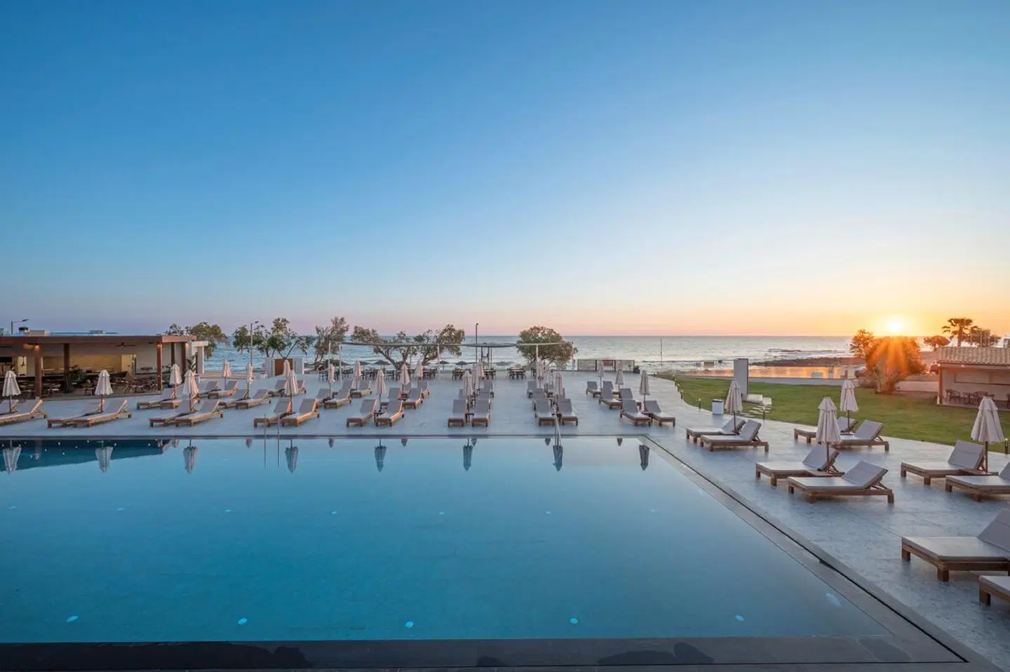 OYA Beach Resort OUTDOOR_POOL