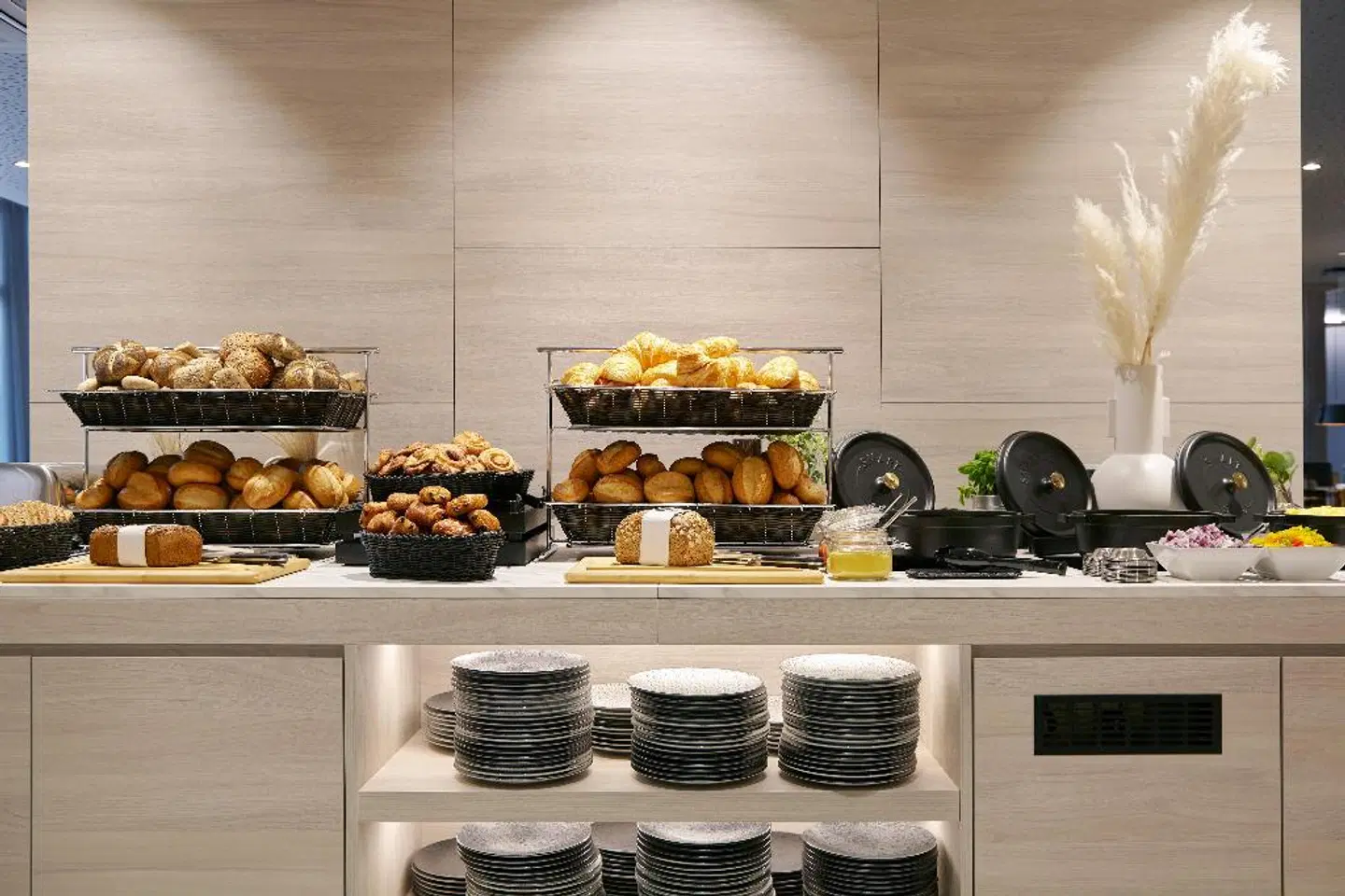 Holiday Inn - the niu, Hub Dusseldorf Messe by IHG Bar