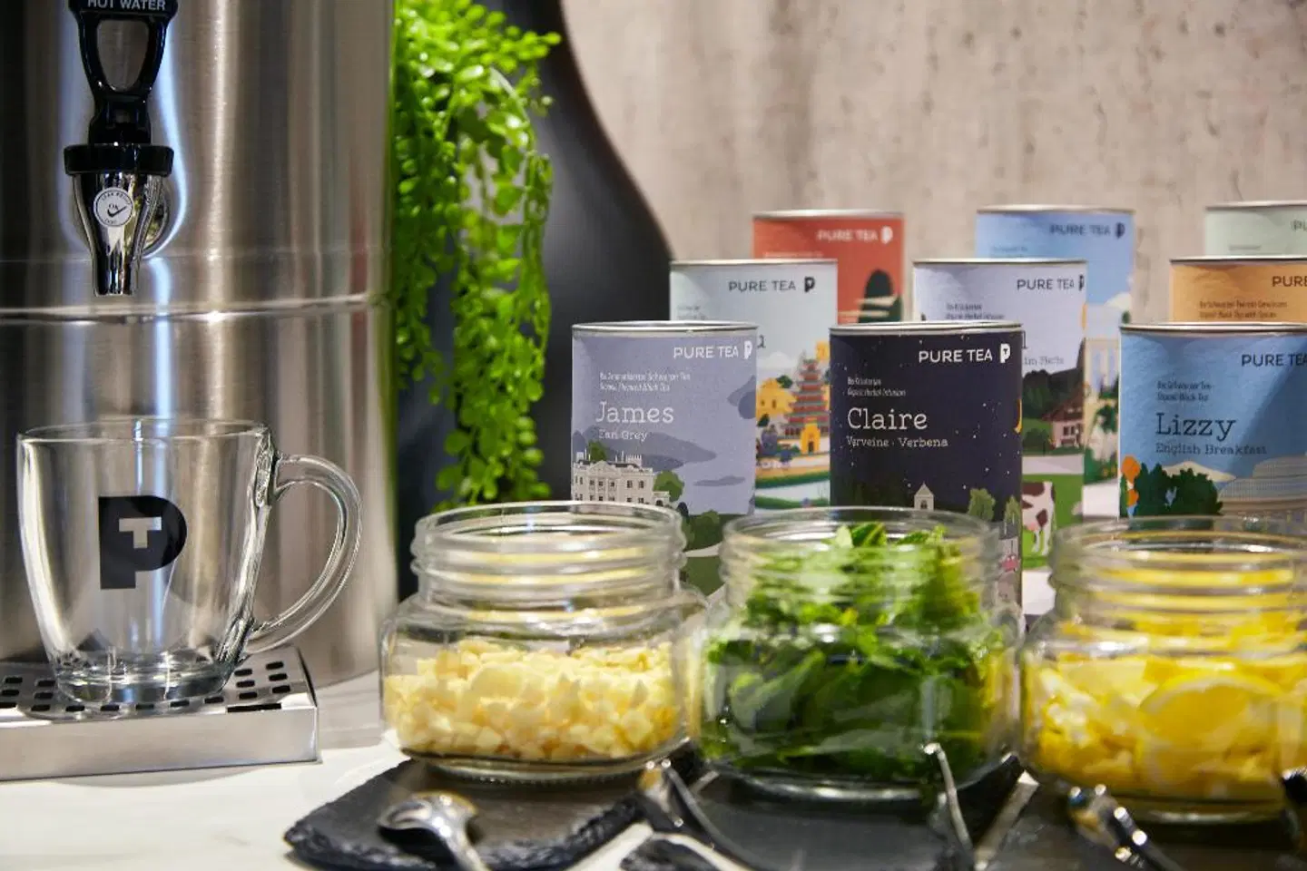 Holiday Inn - the niu, Hub Dusseldorf Messe by IHG Bar