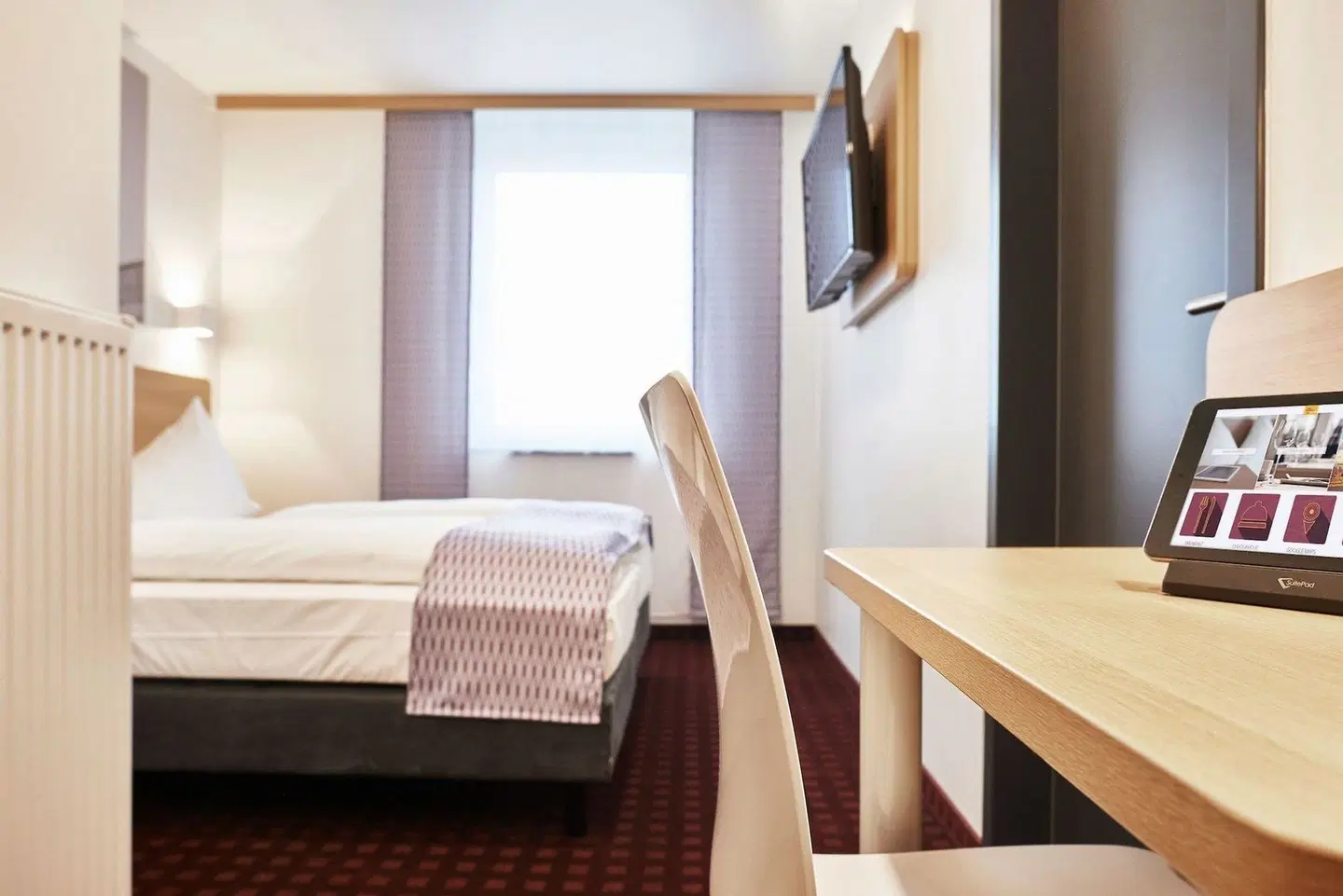 McDreams Hotel Düsseldorf-City ROOM_EXAMPLE