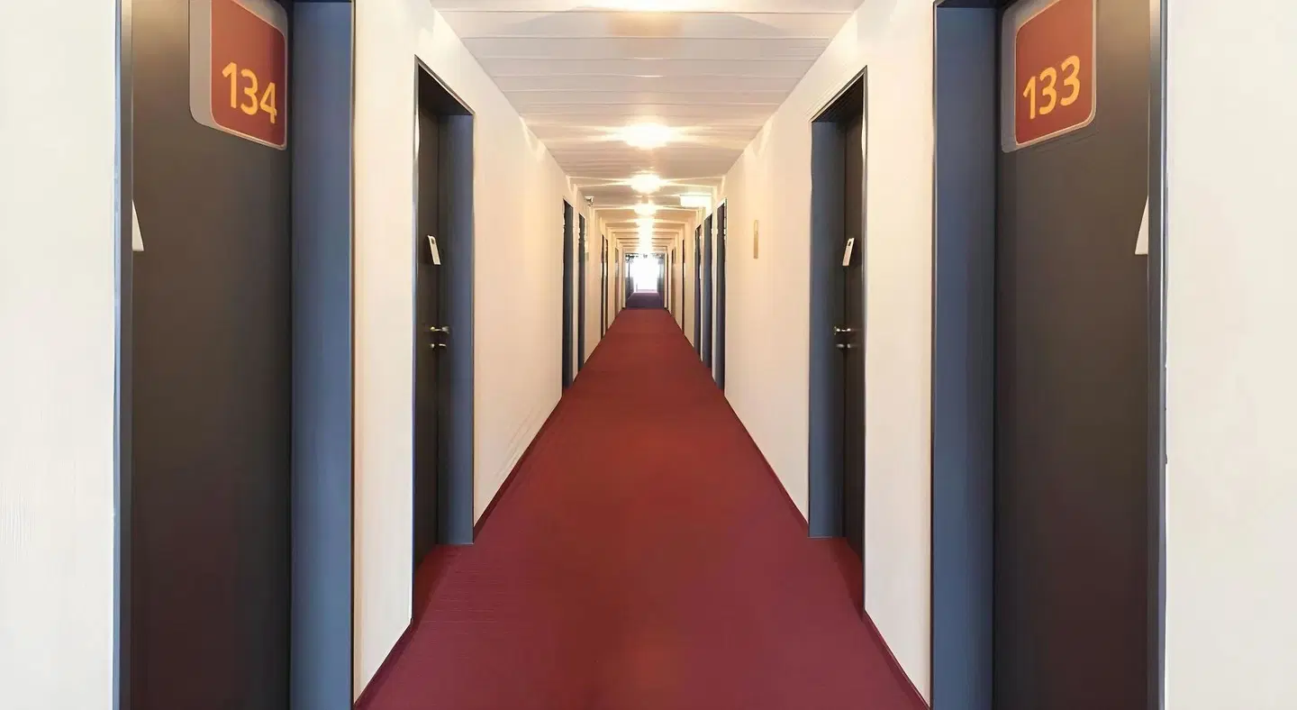 McDreams Hotel Düsseldorf-City ROOM_EXAMPLE