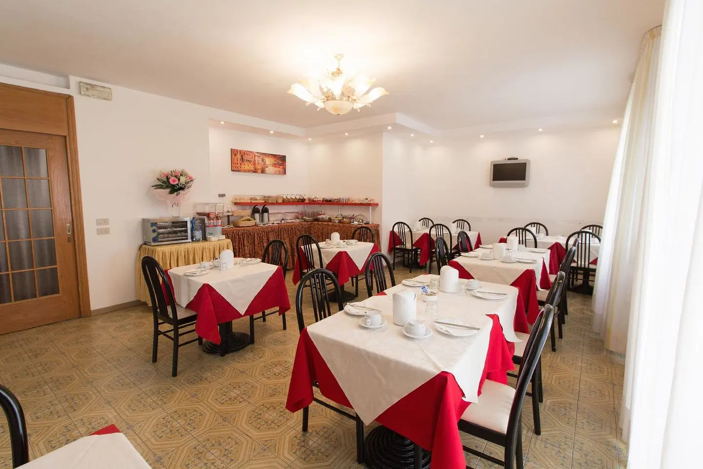 Aurora Restaurant