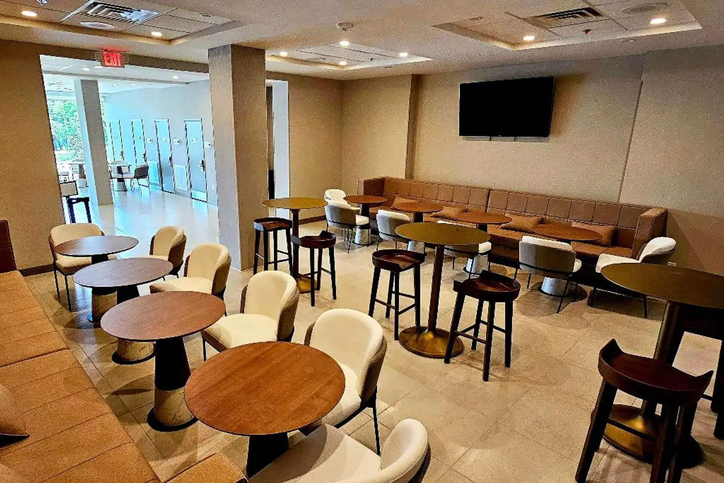 Howard Johnson by Wyndham Atlanta Airport/College Park Bar