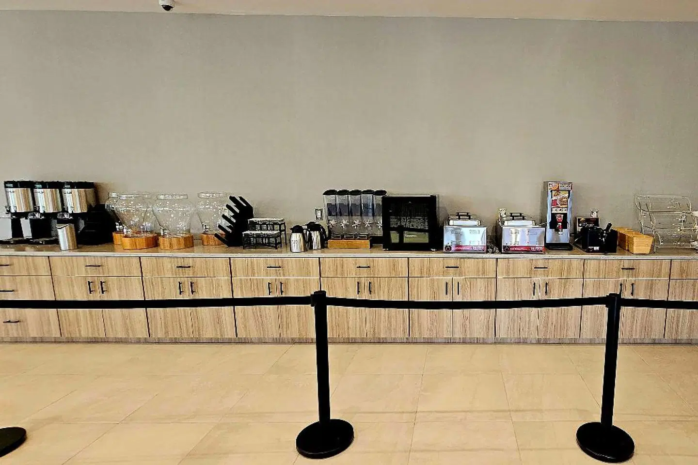 Howard Johnson by Wyndham Atlanta Airport/College Park Bar