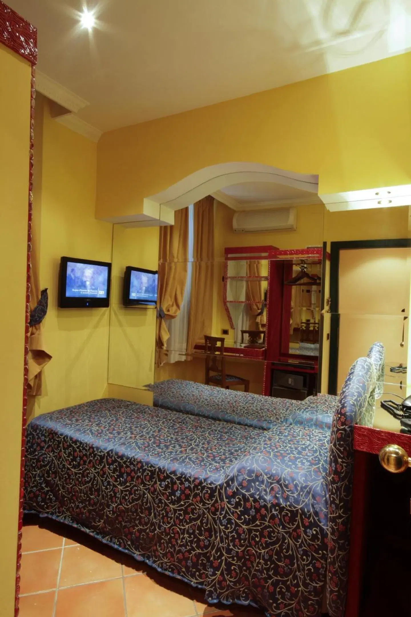 Hotel Canova ROOM_EXAMPLE