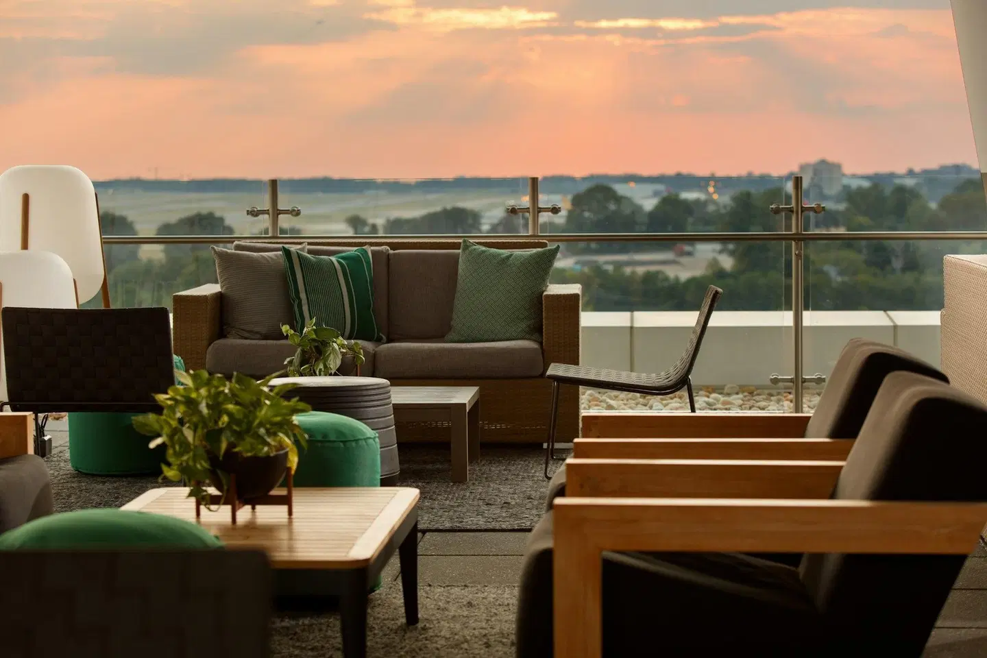 Kimpton Overland Hotel by IHG Terrasse