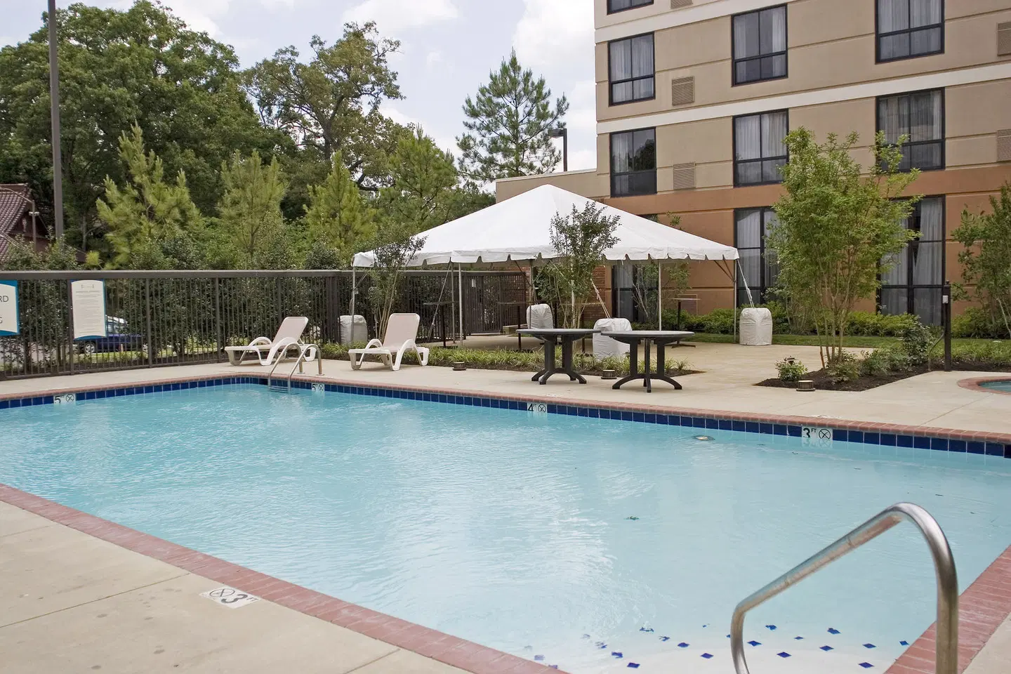 Staybridge Suites Memphis - Poplar Avenue East by IHG OUTDOOR_POOL