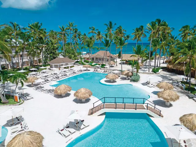 Sunscape Coco Punta Cana OUTDOOR_POOL