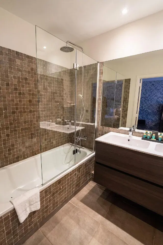 Hotel Acacia Badezimmer