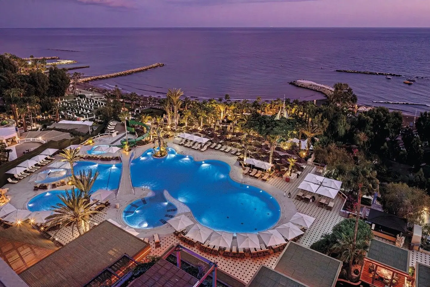 Four Seasons OUTDOOR_POOL