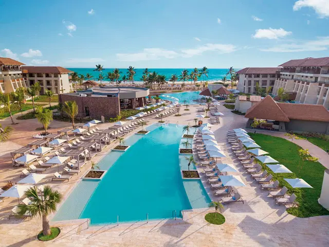 Dreams Playa Esmeralda Resort & Spa OUTDOOR_POOL