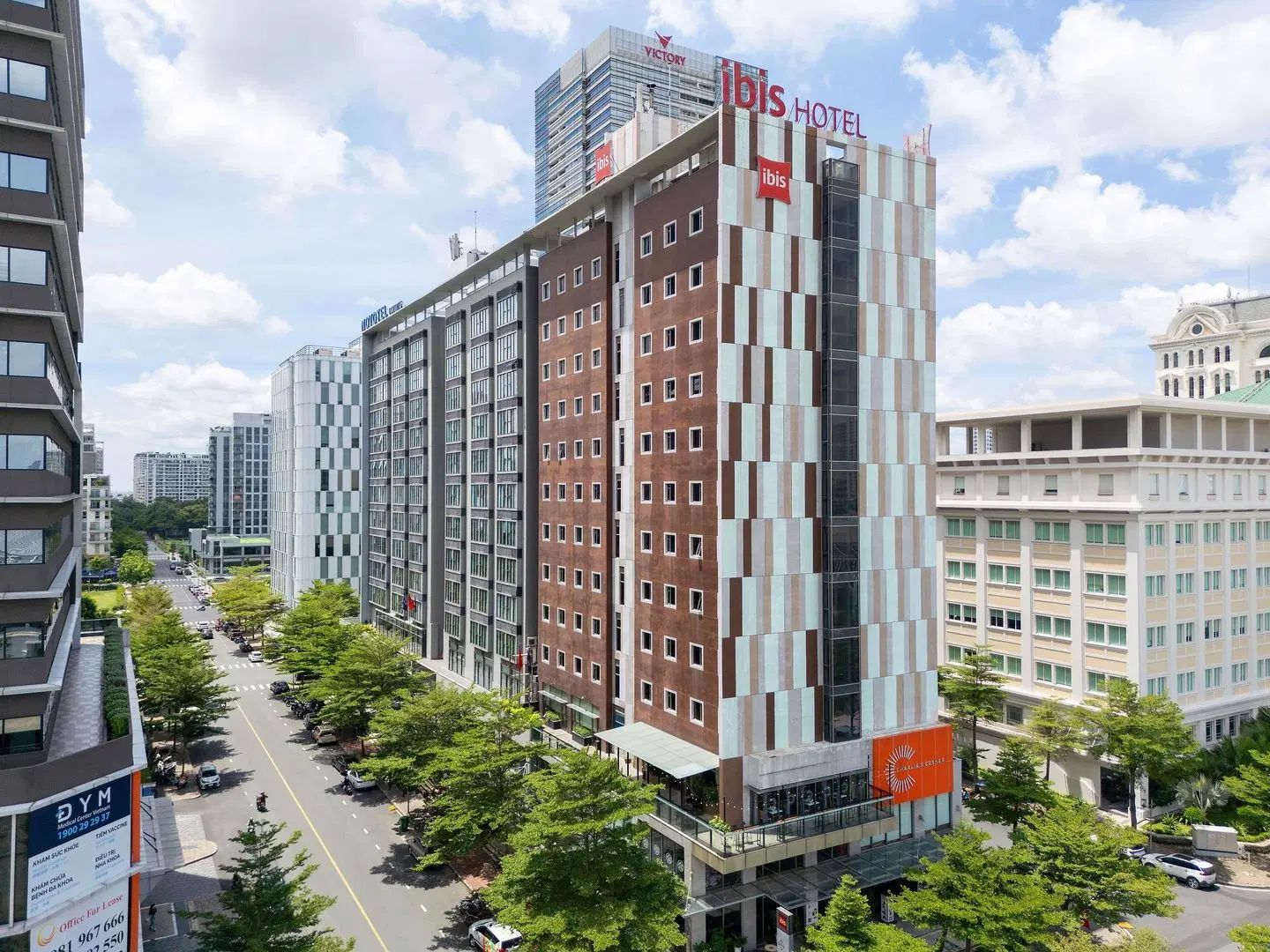 ibis Saigon South EXTERIOR