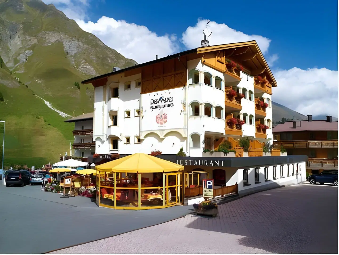 Des Alpes EXTERIOR