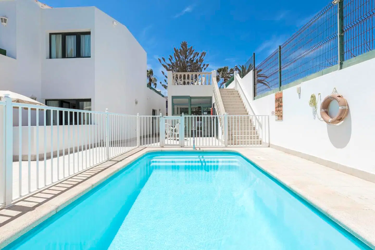 LIVVO Erika OUTDOOR_POOL