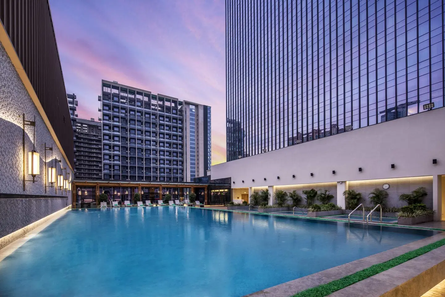 DoubleTree by Hilton Hotel Shenzhen Longhua EXTERIOR