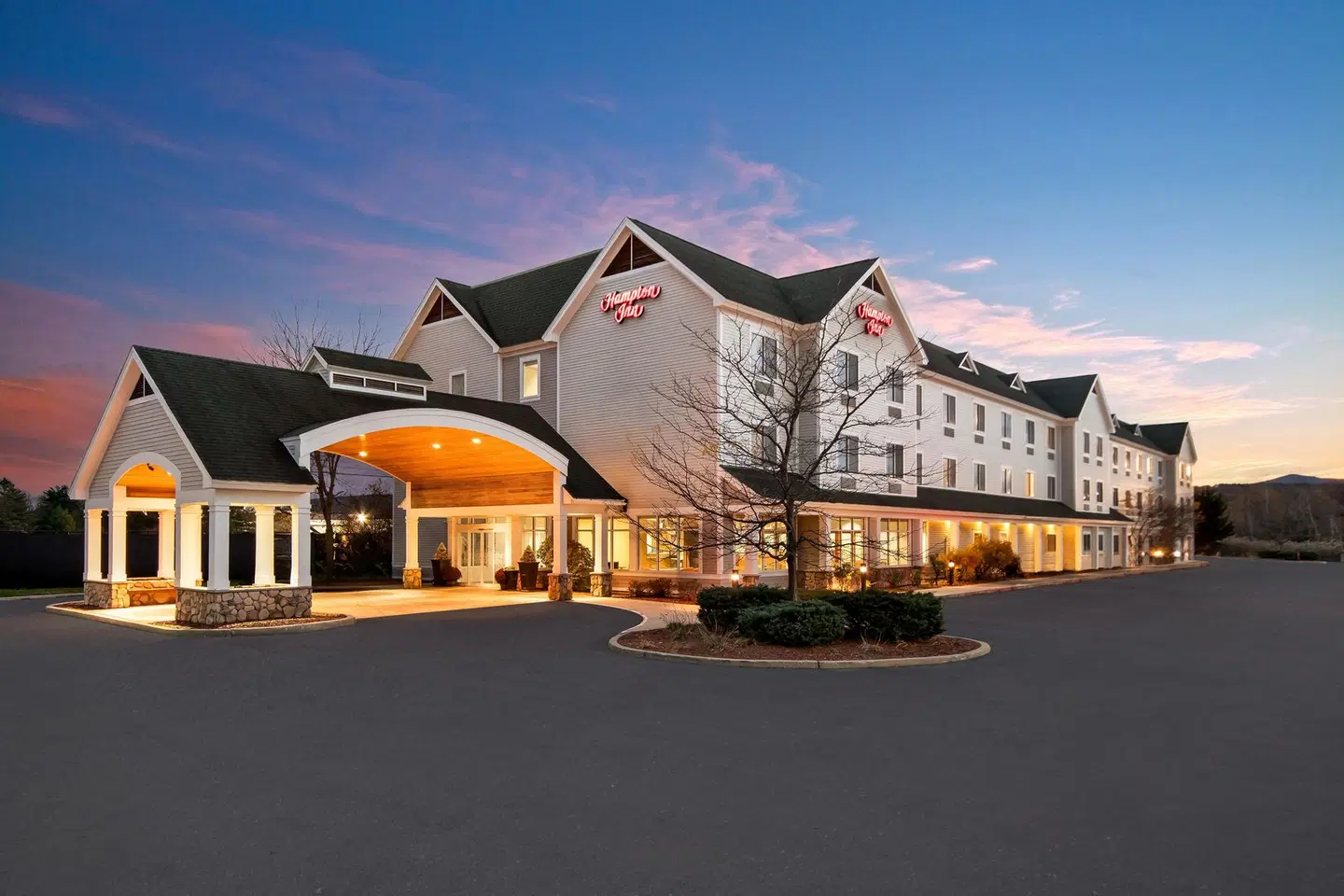 Hampton Inn Rutland EXTERIOR