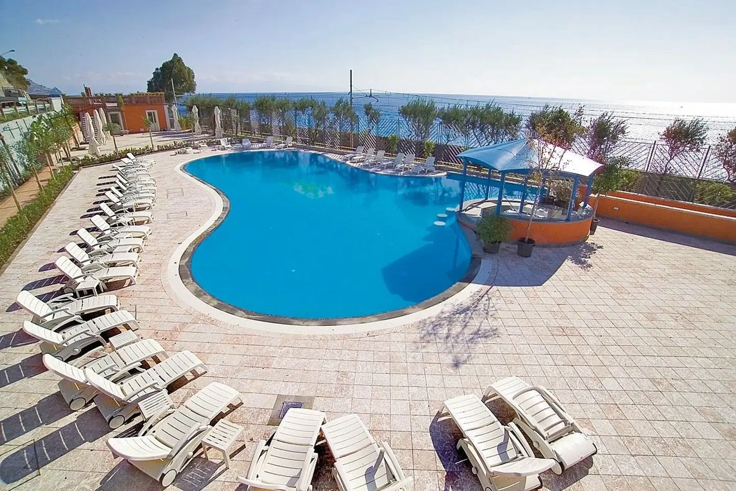 Ipanema OUTDOOR_POOL
