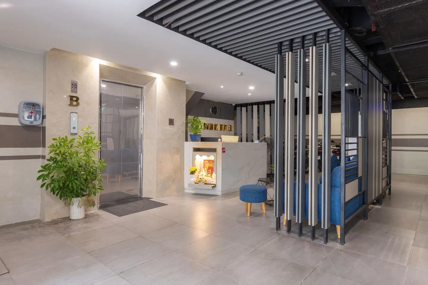 Bin Bin Hotel 7 - Near TON DUC THANG University LOUNGE_LOBBY