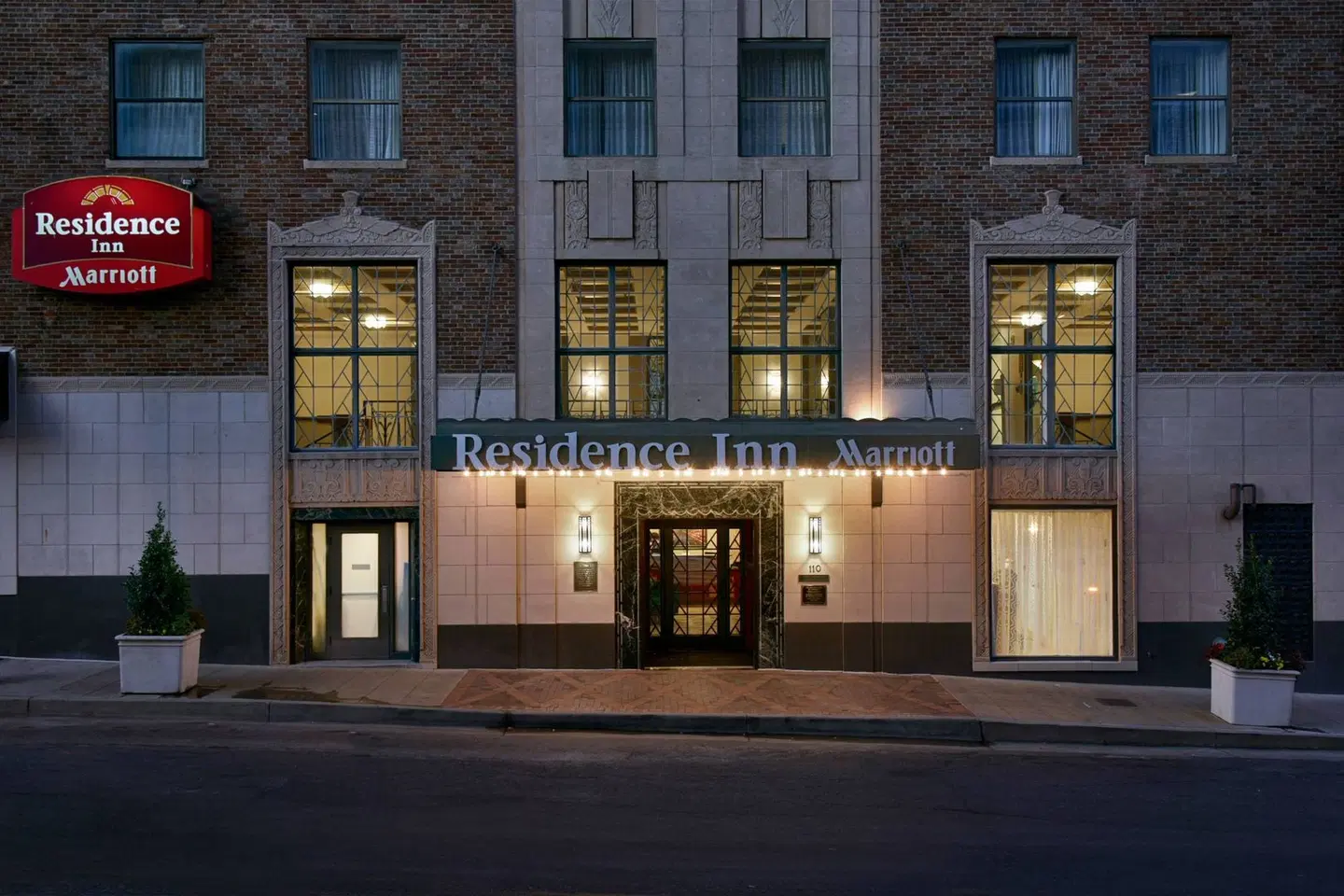 Residence Inn by Marriott Memphis Downtown EXTERIOR