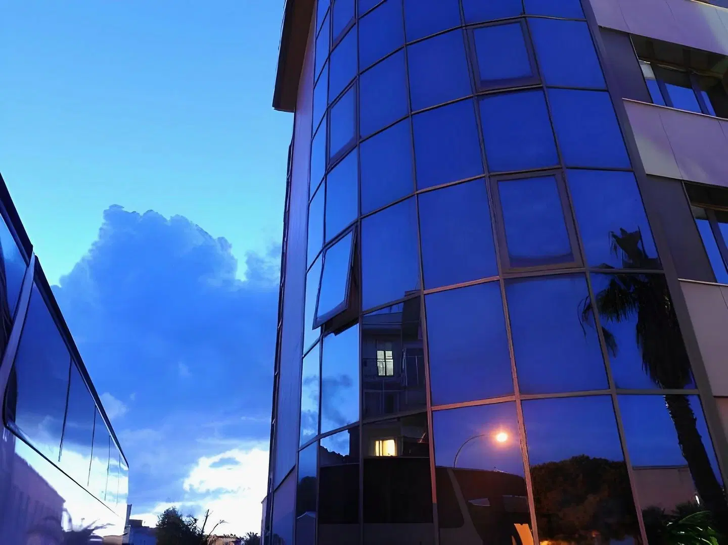 President EXTERIOR