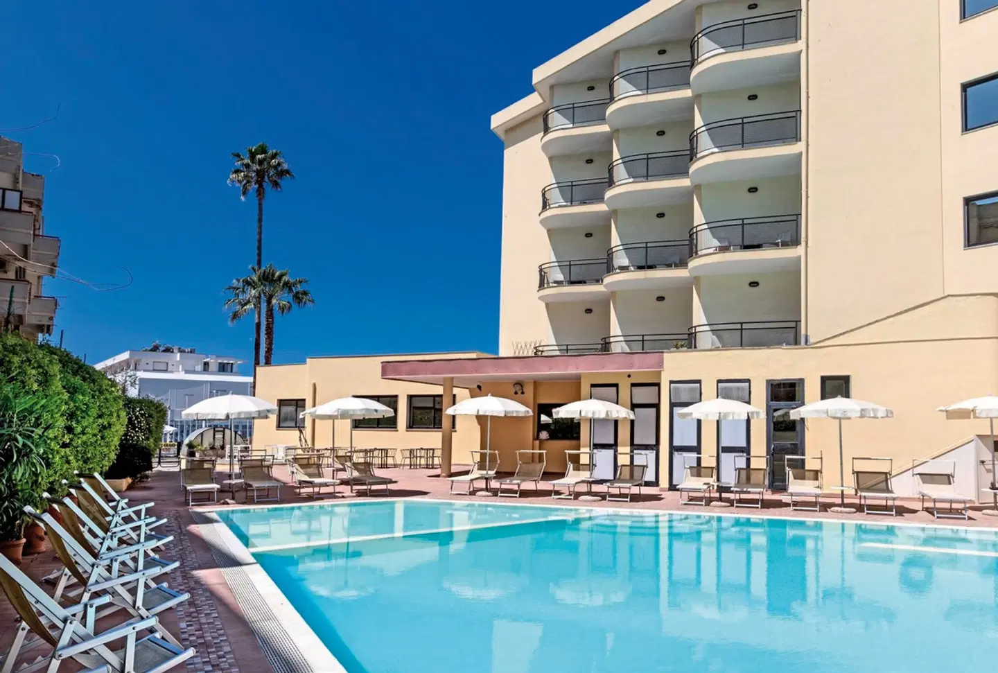 Rina Hotel OUTDOOR_POOL
