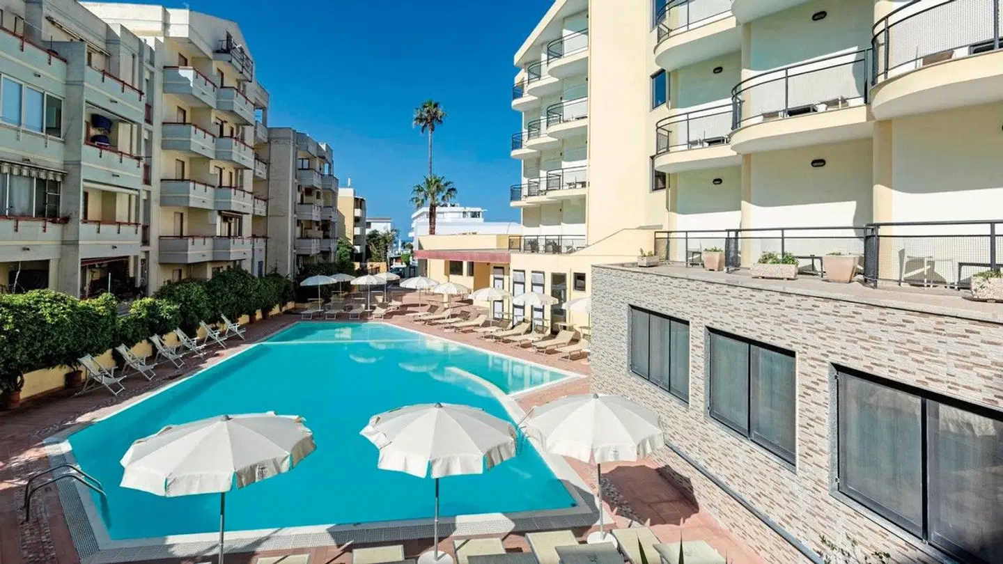 Rina Hotel OUTDOOR_POOL