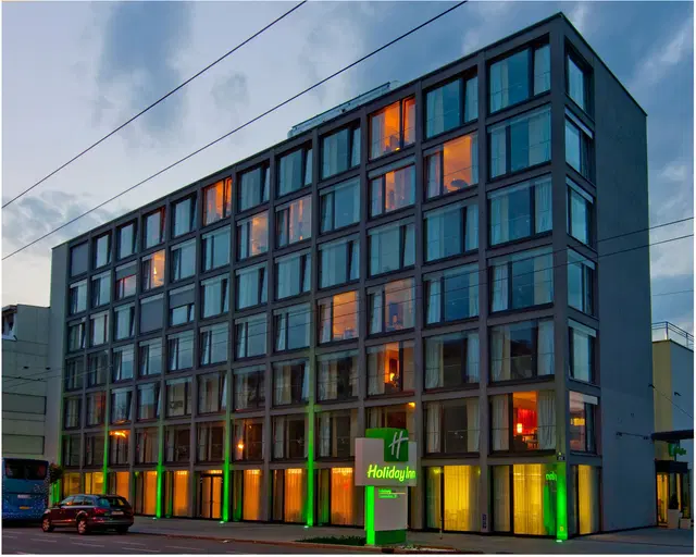 Holiday Inn Salzburg City EXTERIOR