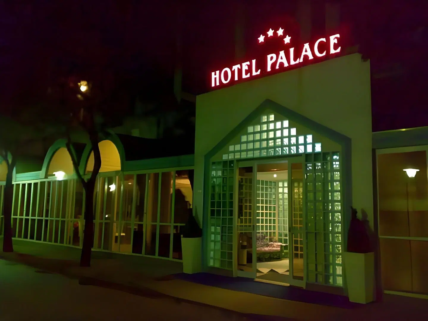 Hotel Palace EXTERIOR