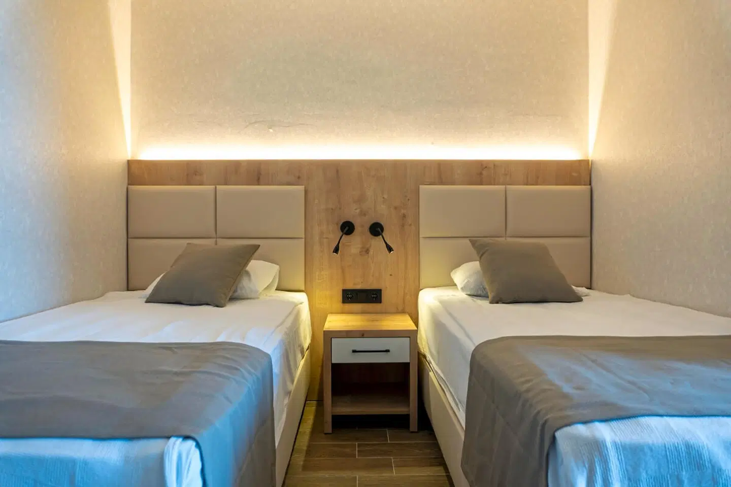 Sultan of Side ROOM_EXAMPLE
