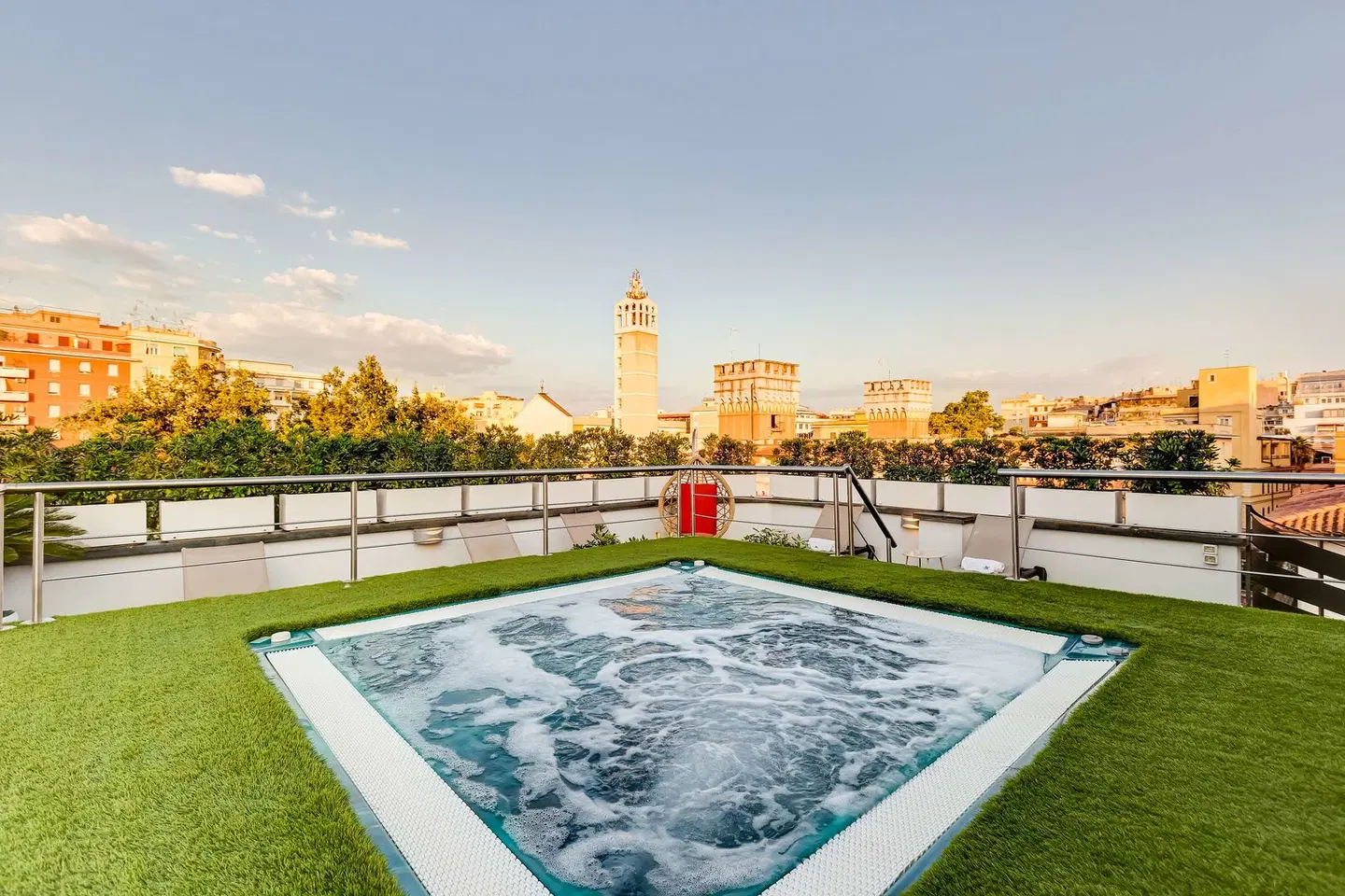 Best Western Cinemusic Hotel OUTDOOR_POOL