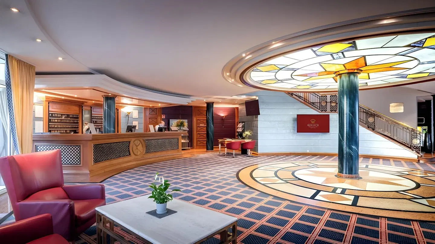 The Monarch LOUNGE_LOBBY