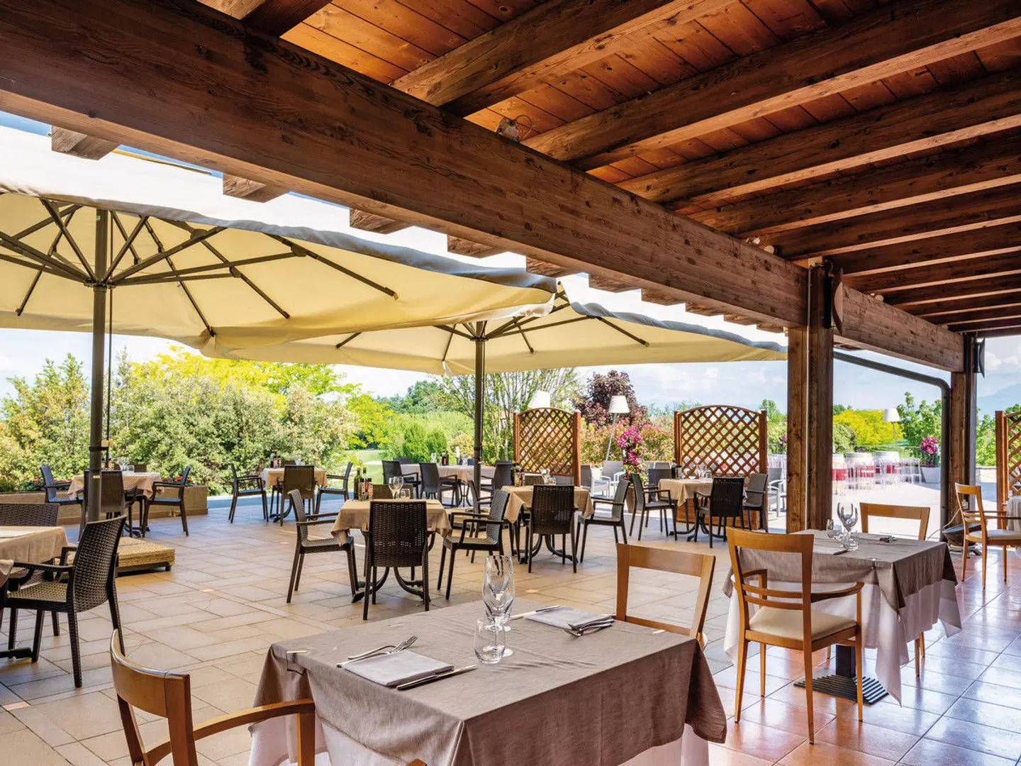 Active Hotel Paradiso & Golf Restaurant