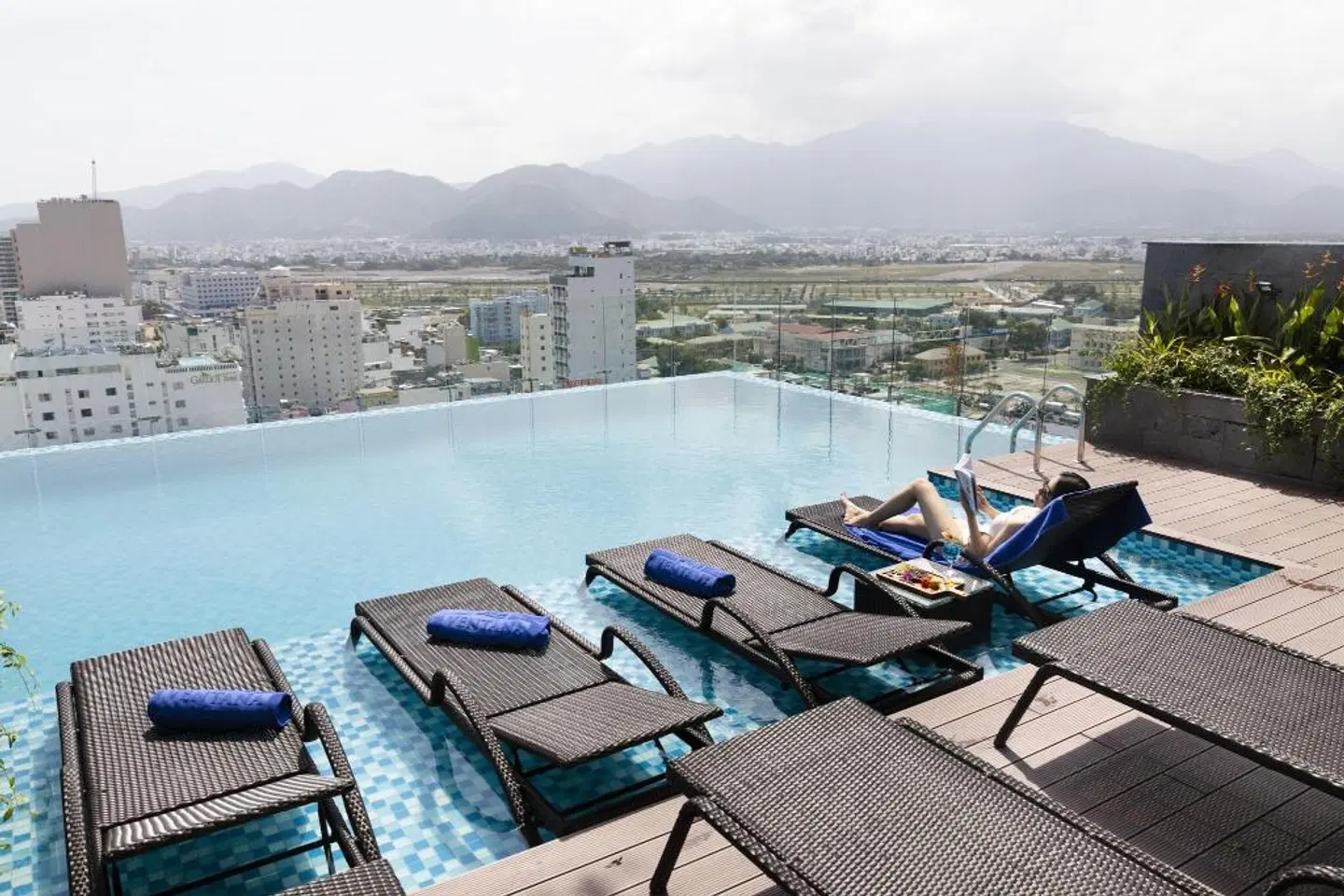 Ventana Nha Trang Hotel OUTDOOR_POOL