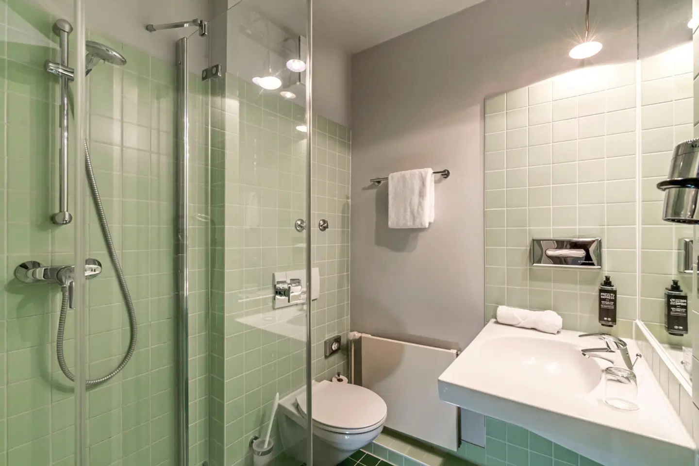 Ibis Styles Hamburg Alster City Badezimmer