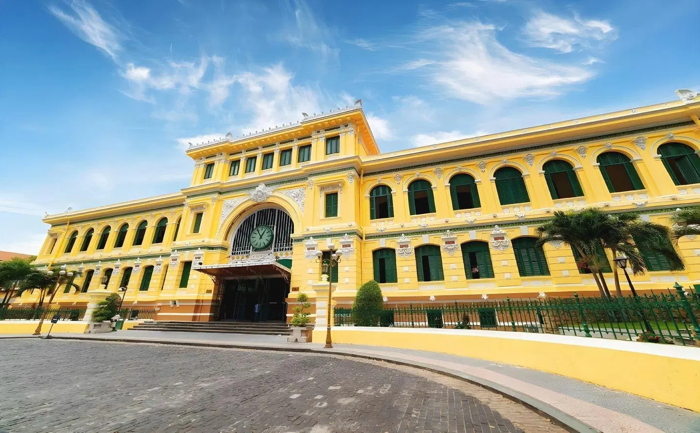 Emerald Central EXTERIOR