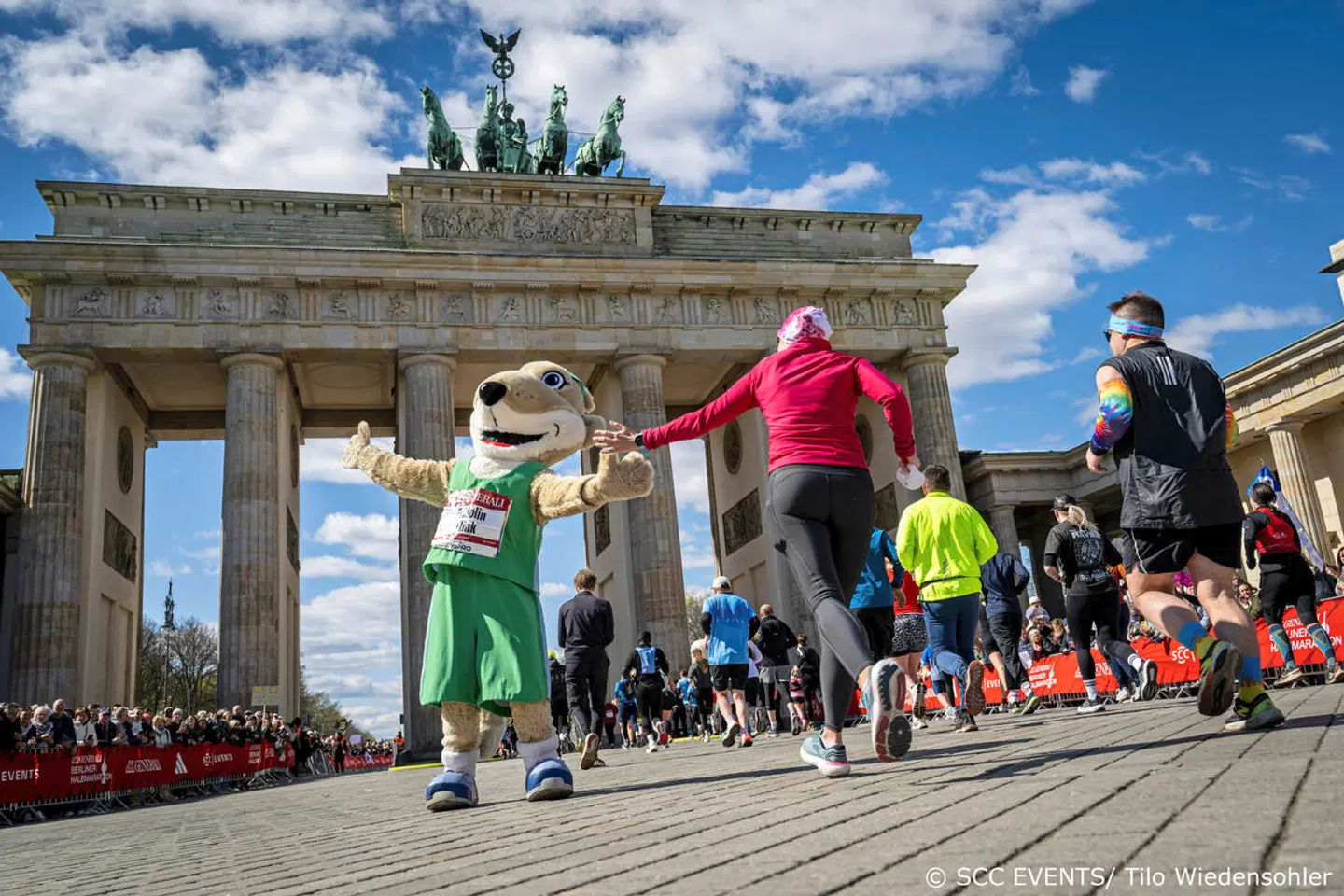 Hotel AMANO Grand Central - inkl. 1 Startnummer Berlin Halbmarathon SPORTS_AND_LEISURE