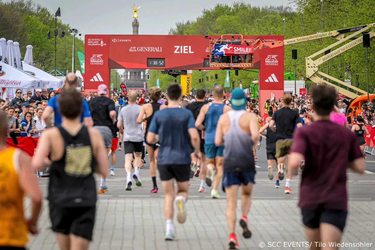 Hotel AMANO Grand Central - inkl. 1 Startnummer Berlin Halbmarathon SPORTS_AND_LEISURE