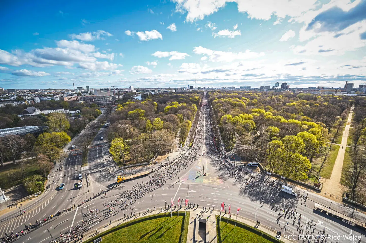 Hotel AMANO Grand Central - inkl. 1 Startnummer Berlin Halbmarathon LANDSCAPE