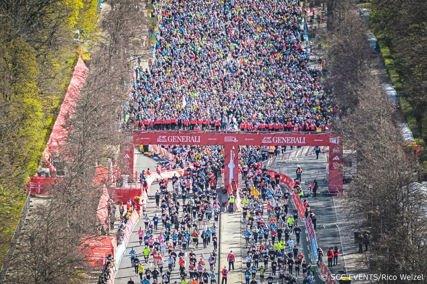 Hotel AMANO Grand Central - inkl. 1 Startnummer Berlin Halbmarathon EXTERIOR
