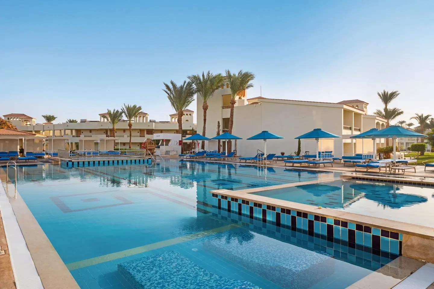 Pickalbatros Dana Beach Resort OUTDOOR_POOL